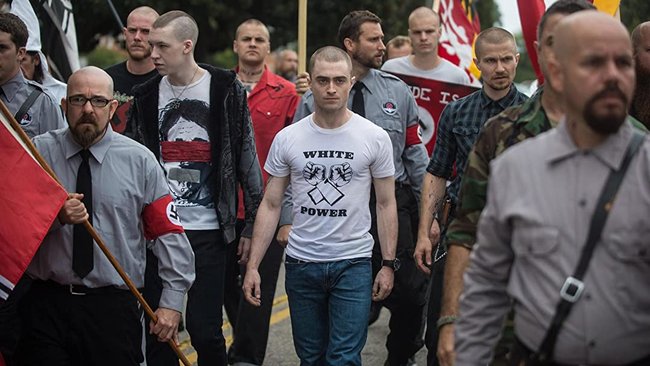 Foster bei der Undercover-Arbeit. Foster bei der Undercover-Arbeit.