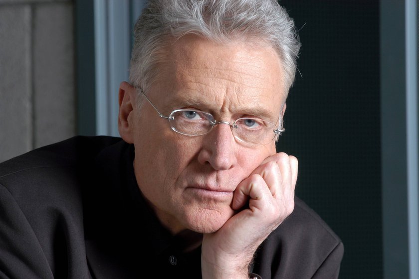 Schauspieler Robert Atzorn GER nachdenklich anlässlich eines Pressetermins zur NDR-Fernsehserie TATORT der Folge FEUERKÄMPFER in Hamburg - Deutschland Schauspieler Robert Atzorn GER nachdenklich anlässlich eines Pressetermins zur NDR-Fernsehserie TATORT der Folge FEUERKÄMPFER in Hamburg - Deutschland