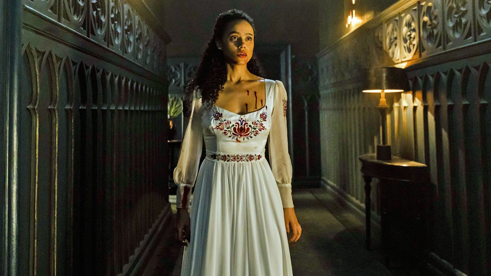 Daher kennt ihr die Darstellerin von Evie aus dem Netflix-Horror-Hit „The Invitation“ Daher kennt ihr die Darstellerin von Evie aus dem Netflix-Horror-Hit „The Invitation“