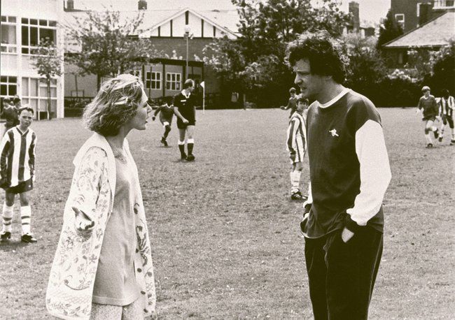 Der Fußball wird zum Problem in Sarahs (Ruth Gemmell) und Pauls (Colin Firth) Beziehung.
