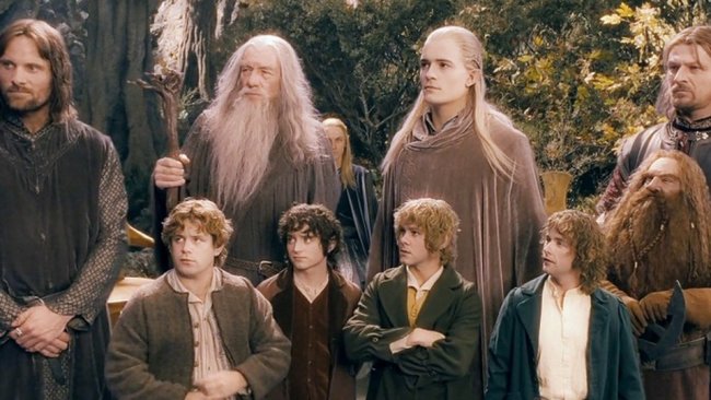 Menschen, Elben, Zwerge und Hobbits vereinen sich.