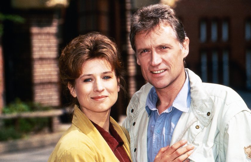 Unser Lehrer Doktor Specht Unser Lehrer Doktor Specht, Familienfernsehserie, Deutschland 1991 - 1999, Darsteller: Corinna Harfouch, Robert Atzorn, Deutschland *** Unser Lehrer Doktor Specht Unser Lehrer Doktor Specht, family TV series, Germany 1991 1999, stars Corinna Harfouch, Robert Atzorn, Germany Copyright: FrankxHempel Nur redaktionelle Nuztung. Editorial usage only. UnitedArchivesTT_590192 EDITORIAL USE ONLY Unser Lehrer Doktor Specht Unser Lehrer Doktor Specht, Familienfernsehserie, Deutschland 1991 - 1999, Darsteller: Corinna Harfouch, Robert Atzorn, Deutschland *** Unser Lehrer Doktor Specht Unser Lehrer Doktor Specht, family TV series, Germany 1991 1999, stars Corinna Harfouch, Robert Atzorn, Germany Copyright: FrankxHempel Nur redaktionelle Nuztung. Editorial usage only. UnitedArchivesTT_590192 EDITORIAL USE ONLY