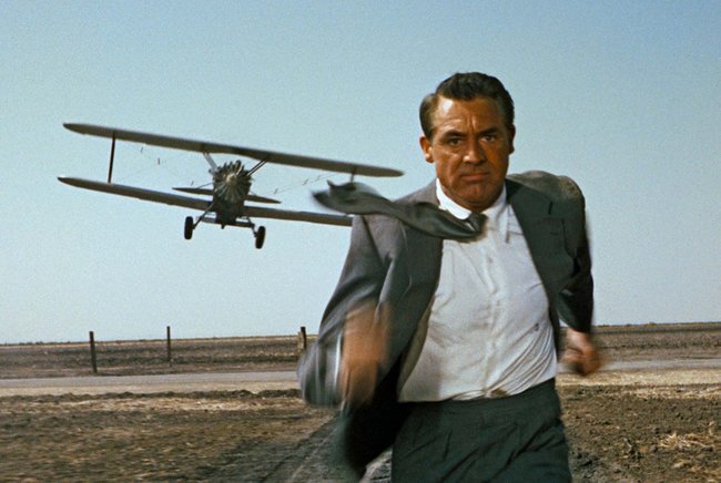 Roger (Cary Grant) ist auf der Flucht.