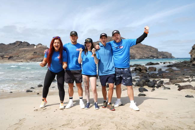 Team Blau freut sich auf das Abenteuer. Team Blau freut sich auf das Abenteuer.