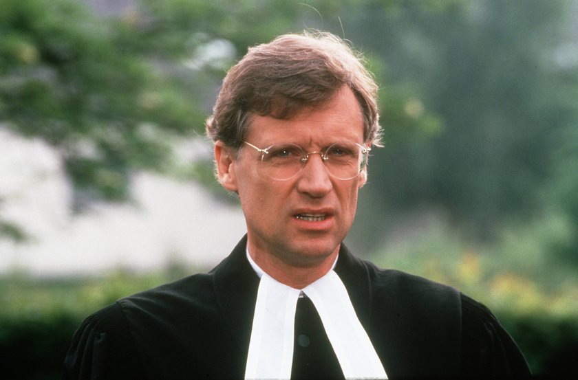 OH GOTT, HERR PFARRER Robert Atzorn als Pfarrer Wiegandt / OH GOTT, HERR PFARRER Copyright: KPA !AUFNAHMEDATUM GESCHÄTZT! Nur redaktionelle Nutzung im Zusammenhang mit dem Film. Editorial usage only and only related to the movie. Im Falle anderer Verwendungen, kontaktieren Sie uns bitte. For other uses, please contact us. UnitedArchives00888814 OH GOTT, HERR PFARRER Robert Atzorn als Pfarrer Wiegandt / OH GOTT, HERR PFARRER Copyright: KPA !AUFNAHMEDATUM GESCHÄTZT! Nur redaktionelle Nutzung im Zusammenhang mit dem Film. Editorial usage only and only related to the movie. Im Falle anderer Verwendungen, kontaktieren Sie uns bitte. For other uses, please contact us. UnitedArchives00888814