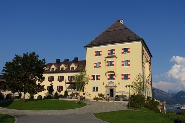 Das Hotel „Schloss Fuschl“ war ein wichtiger Drehort für „Sissi“. Das Hotel „Schloss Fuschl“ war ein wichtiger Drehort für „Sissi“.