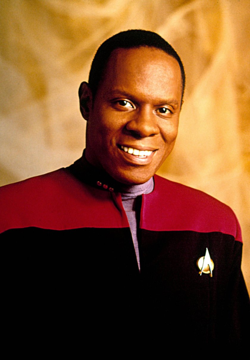 STAR TREK: DEEP SPACE NINE, Avery Brooks, 1993-99, cParamount Television/courtesy Everett Collection Paramount/Courtesy Everett Collection ACHTUNG AUFNAHMEDATUM GESCHÄTZT PUBLICATIONxINxGERxSUIxAUTxONLY Copyright: xParamount/CourtesyxEverettxCollectionx TSDSTTR EC204 STAR TREK: DEEP SPACE NINE, Avery Brooks, 1993-99, cParamount Television/courtesy Everett Collection Paramount/Courtesy Everett Collection ACHTUNG AUFNAHMEDATUM GESCHÄTZT PUBLICATIONxINxGERxSUIxAUTxONLY Copyright: xParamount/CourtesyxEverettxCollectionx TSDSTTR EC204