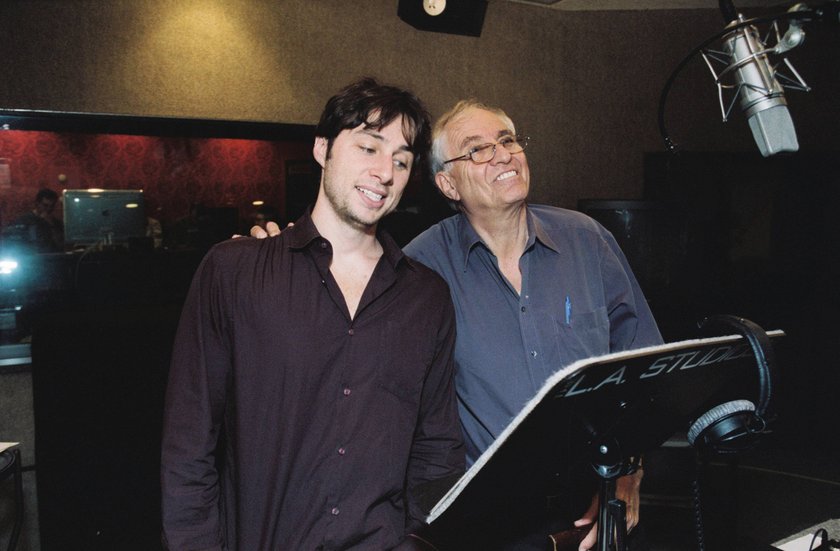 Zach Braff neben Garry Marshall bei der Synchronisation von "Himmel und Huhn" Zach Braff neben Garry Marshall bei der Synchronisation von "Himmel und Huhn"