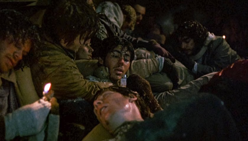 Danny Nucci in "Überleben!" ("Alive") von 1993. Plot: After crash-landing in the snowswept Andes, a Uruguayan rugby team has no choice but to turn to desperate measures in order to survive. Based on Piers Paul Read s 1974 book Alive: The Story of the Andes Survivors Danny Nucci in "Überleben!" ("Alive") von 1993. Plot: After crash-landing in the snowswept Andes, a Uruguayan rugby team has no choice but to turn to desperate measures in order to survive. Based on Piers Paul Read s 1974 book Alive: The Story of the Andes Survivors