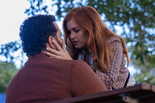 Gary (Josh Gad) und Mary (Isla Fisher) kommen sich näher. Gary (Josh Gad) und Mary (Isla Fisher) kommen sich näher.
