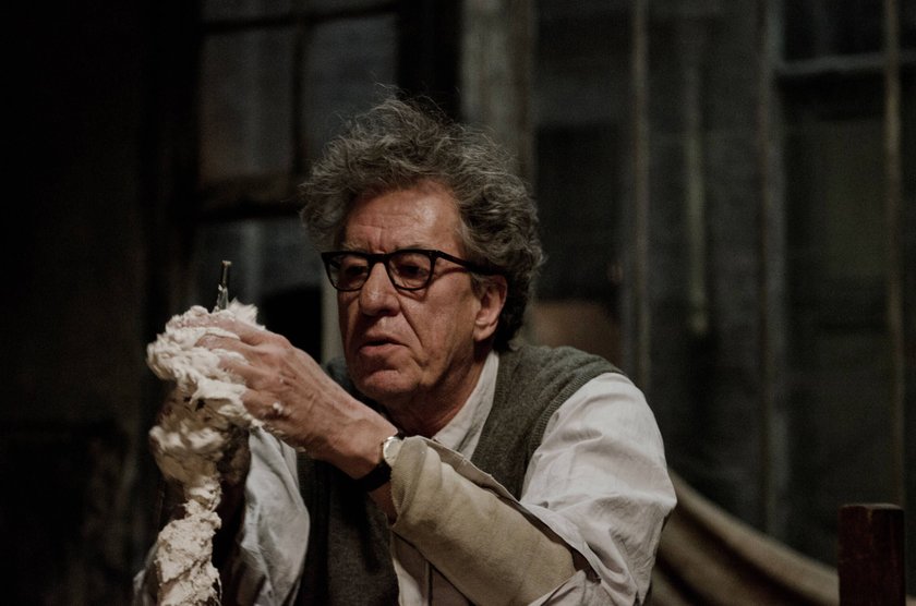 FINAL PORTRAIT, Geoffrey Rush as Alberto Giacometti, 2017. ph: Parisa Taghizadeh / Sony Pictures Classics / courtesy Everett Collection FSC:RR ACHTUNG AUFNAHMEDATUM GESCHÄTZT PUBLICATIONxINxGERxSUIxAUTxONLY Copyright: xSonyxPictures/CourtesyxEverettxCollectionx MCDFIPO EC016 FINAL PORTRAIT, Geoffrey Rush as Alberto Giacometti, 2017. ph: Parisa Taghizadeh / Sony Pictures Classics / courtesy Everett Collection FSC:RR ACHTUNG AUFNAHMEDATUM GESCHÄTZT PUBLICATIONxINxGERxSUIxAUTxONLY Copyright: xSonyxPictures/CourtesyxEverettxCollectionx MCDFIPO EC016