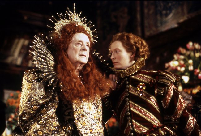 Orlando (Tilda Swinton) mit Königin Elisabeth I. (Quentin Crisp).
