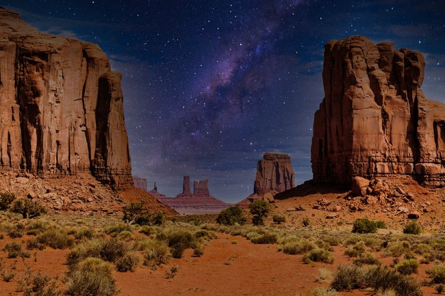 Das imposante Monument Valley befindet sich im US-Bundesstaat Utah. Das imposante Monument Valley befindet sich im US-Bundesstaat Utah.