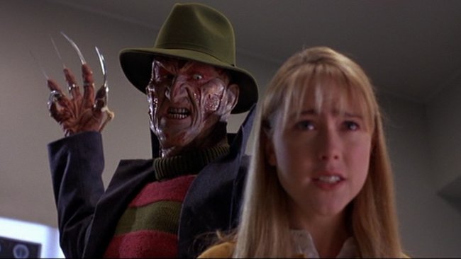 Freddy Krueger (Robert Englund) schlägt wieder zu.