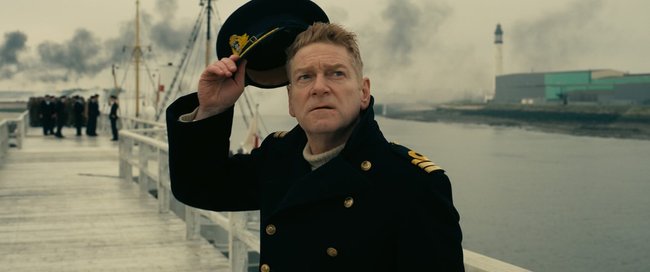 Branagh als Commander Bolton. Branagh als Commander Bolton.