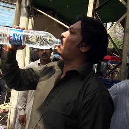 Bottled Life - Das Geschäft mit dem Wasser / Bottled Life - Nestlés Geschäfte mit dem Wasser Poster