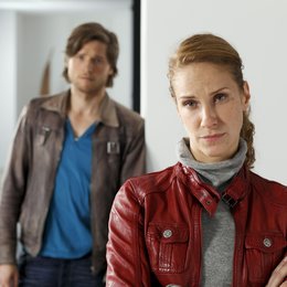 Countdown - Die Jagd beginnt (Staffel 02, 8 Folgen) / Sebastian Ströbel / Chiara Schoras Poster