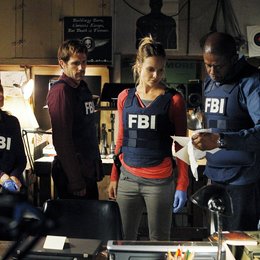 Criminal Minds: Team Red / Forest Whitaker / Beau Garrett / Matt Ryan / Janeane Garofalo Poster