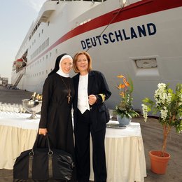 Traumschiff: Emirate, Das (ZDF / ORF) / Marita Marschall / Heide Keller Poster