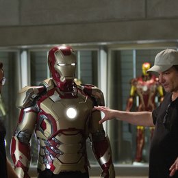 Iron Man 3 / Set / Robert Downey Jr. / Shane Black Poster