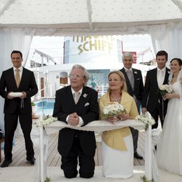 Kreuzfahrt ins Glück: Hochzeitsreise nach Sizilien (ZDF) / Jessica Boehrs / Jan Hartmann / Marcus Grüsser / Peter Sattmann / Daniele Legler / Claudia Rieschel / Janina Flieger Poster