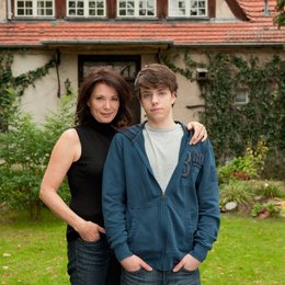Meine Familie bringt mich um! (ZDF) / Iris Berben / Ben Unterkofler Poster