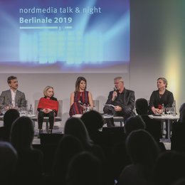 Nordmedia Talk & Night Berlinale 2019 - Jochen Coldewey, Bereichsleiter Film- und Medienförderung bei nordmedia, im Talk mit dem Team von »Systemsprenger«, der mit dem Silbernen Bären ausgezeichnet wurde Poster