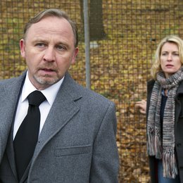 Tatort: Mord in der ersten Liga (NDR) / Maria Furtwängler / Alexander Held Poster