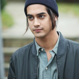 Twisted / Avan Jogia Poster