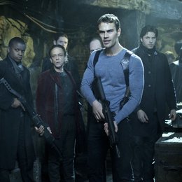Underworld: Awakening / Underworld Awakening / Theo James Poster