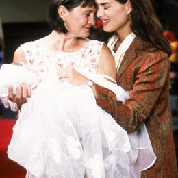 What Makes a Family / Brooke Shields / Cherry Jones Poster