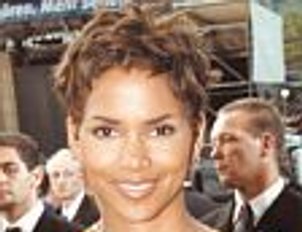 Halle Berry bleibt ernst Halle Berry bleibt ernst