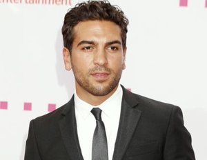 Elyas M'Barek geht unter die Blutsauger Elyas M'Barek geht unter die Blutsauger