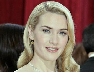 Kate Winslet erhält Orden von der Queen persönlich Kate Winslet erhält Orden von der Queen persönlich
