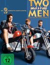 Two and a Half Men: Mein cooler Onkel Charlie - Die komplette zweite Staffel (4 DVDs) Poster