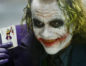 Darum ist The Dark Knight das eigentliche Problem von Warner & DC! Darum ist The Dark Knight das eigentliche Problem von Warner & DC!
