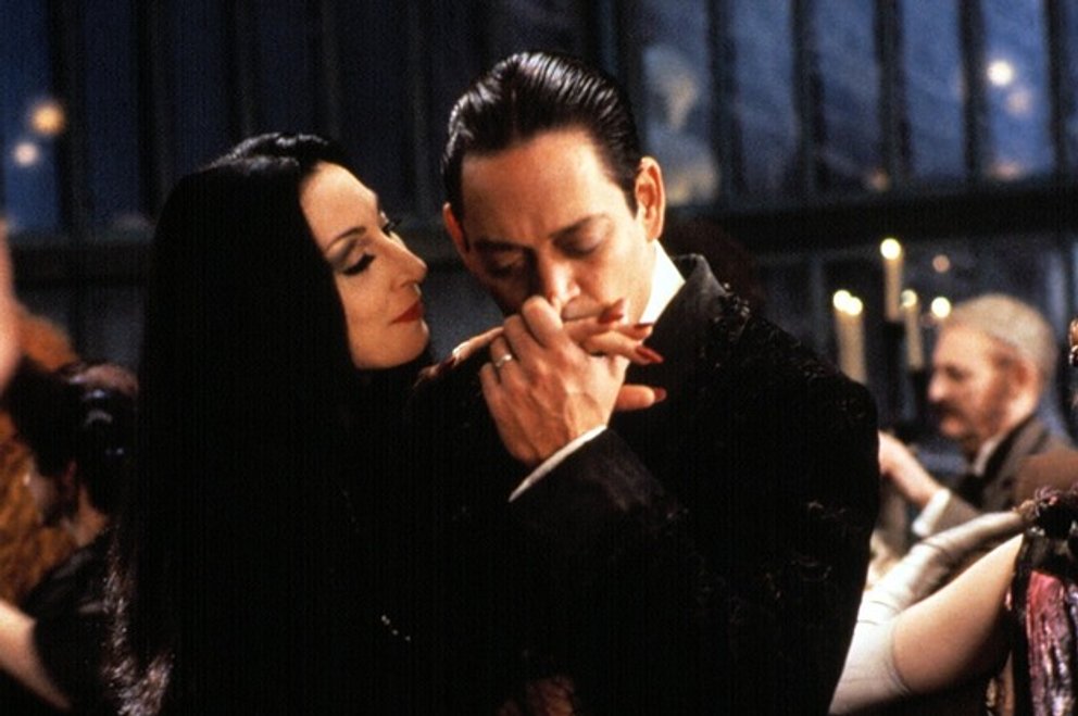 12-reasons-gomez-and-morticia-addams-have-the-lov-2-22428-1439482857-8_dblbig