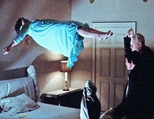Erster Trailer: Neuer Film von William Friedkin schockt mit realen Exorzismus-Aufnahmen Erster Trailer: Neuer Film von William Friedkin schockt mit realen Exorzismus-Aufnahmen