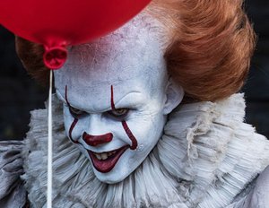 Bill Skarsgård: Er spielt den bösen Clown in „Es“! Bill Skarsgård: Er spielt den bösen Clown in „Es“!