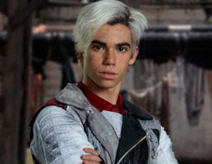 „Descendants 3“: Premiere abgesagt & so geht es nach dem Tod vom Carlos-Darsteller weiter „Descendants 3“: Premiere abgesagt & so geht es nach dem Tod vom Carlos-Darsteller weiter