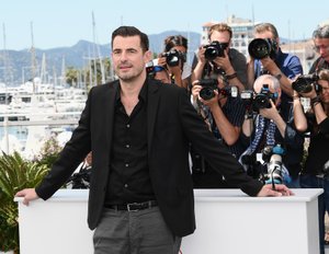 „Dracula“: Serie vom Sherlock-Team hat Hauptdarsteller – Dreharbeiten starten bald „Dracula“: Serie vom Sherlock-Team hat Hauptdarsteller – Dreharbeiten starten bald