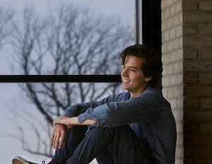 „Drei Schritte zu Dir“: Im exklusiven Featurette spricht Cole Sprouse über die Liebe „Drei Schritte zu Dir“: Im exklusiven Featurette spricht Cole Sprouse über die Liebe