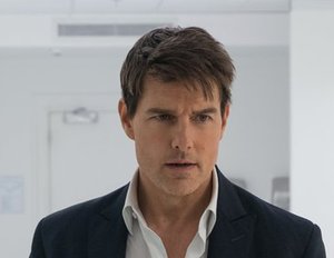 Justin Bieber fordert Tom Cruise in einem Tweet zum Kampf heraus Justin Bieber fordert Tom Cruise in einem Tweet zum Kampf heraus