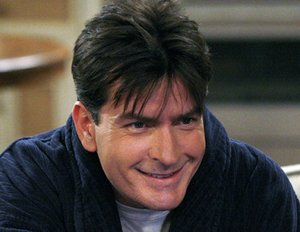 Charlie Sheen soll angeblich „Two and a Half Men“-Comeback planen Charlie Sheen soll angeblich „Two and a Half Men“-Comeback planen