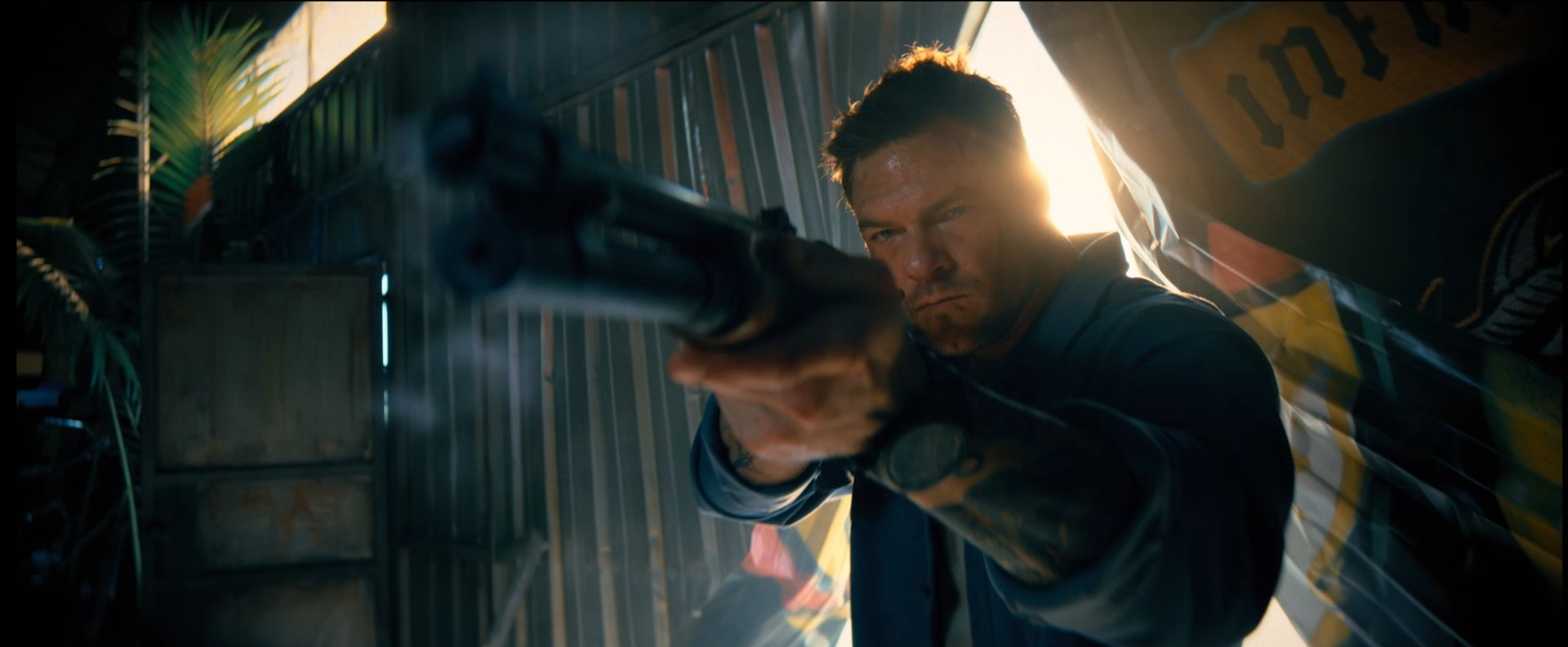 Trailer zu neuem Action-Knaller mit „Reacher“-Star Alan Ritchson und Owen Wilson lässt euch keine Sekunde Luft 6f72d1476bea2997e5b19e0e33 ZmMgOTljNzYyYWZmZmZmIDE5MjAgMAMwNDYyNGIyN2JlMw==