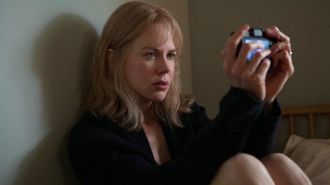 Christine (Nicole Kidman) führt Videotagebuch.