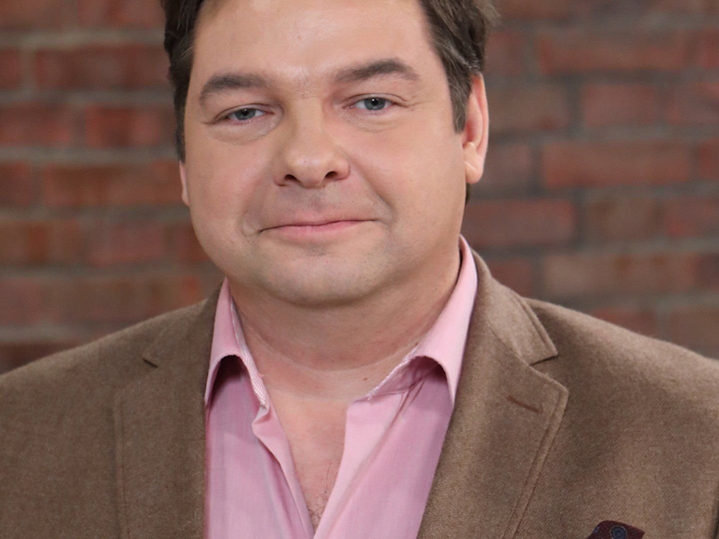 Gay porn picture this lady doesnt have the best figure but