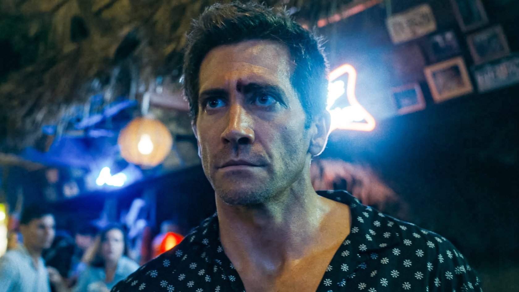 Jake Gyllenhaal als Elwood Dalton.