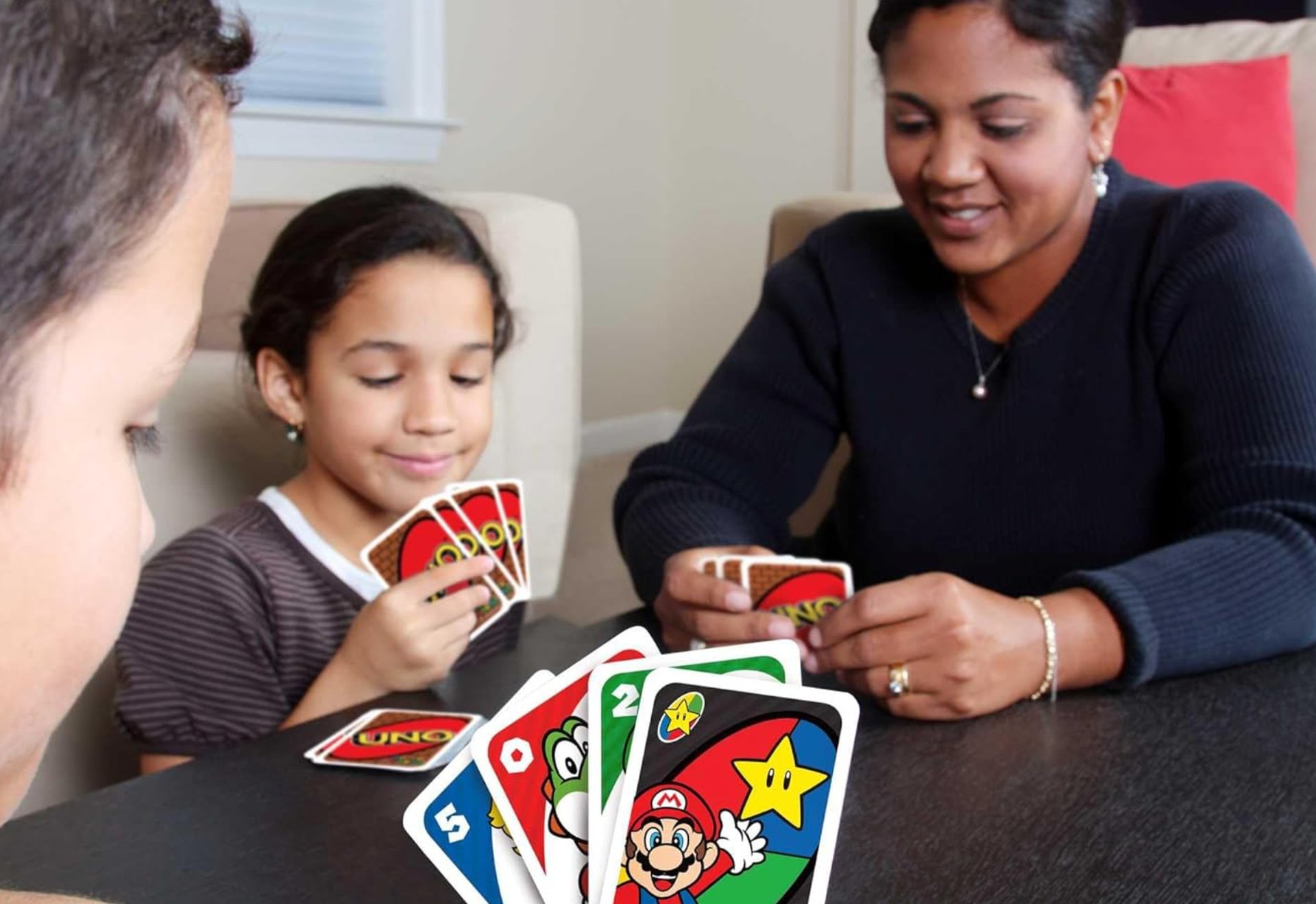 UNO trifft Super Mario: Kult-Edition des Kartenspiels bei Amazon stark reduziert