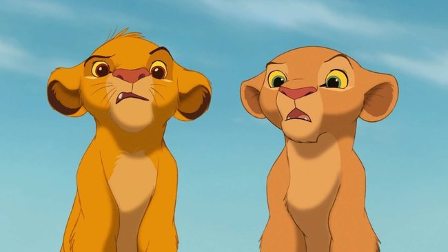 Der junge Löwe Simba und seine Freundin Nala.